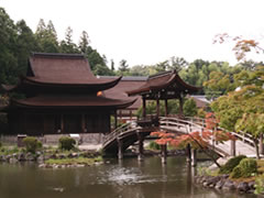 名勝の庭園で結婚式